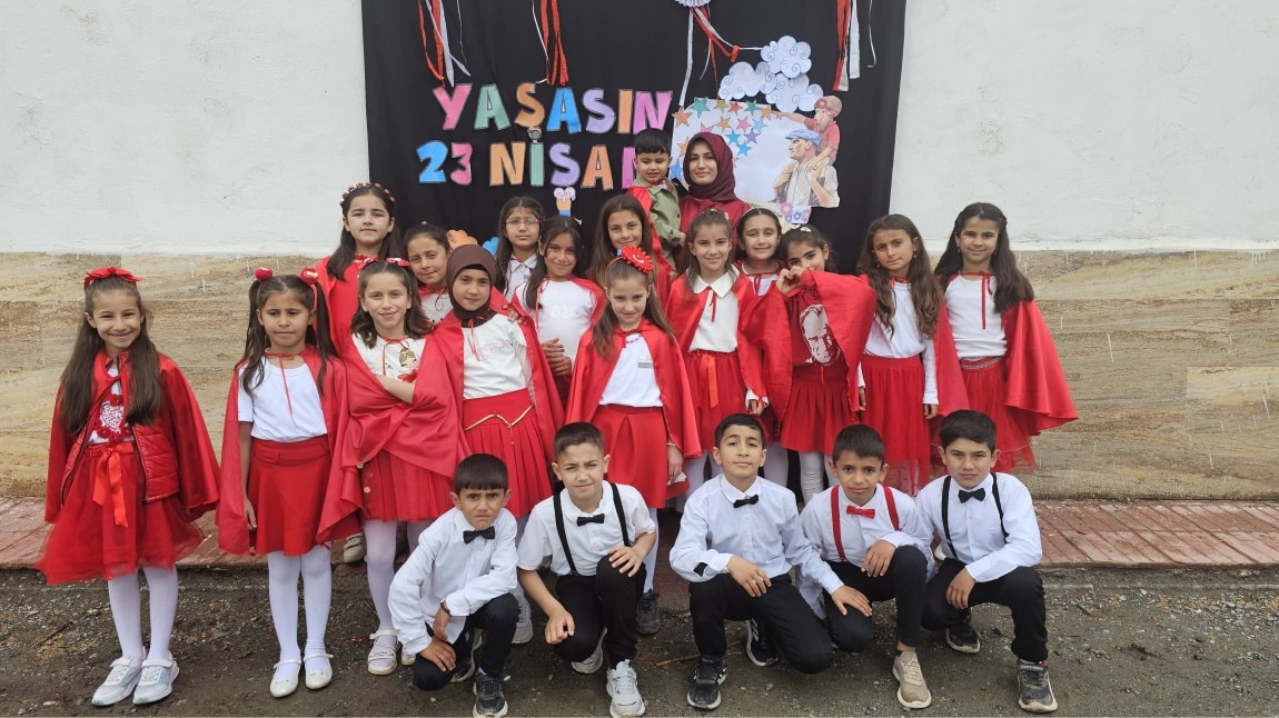 23 NİSAN ULUSAL EGEMENLİK VE ÇOCUK BAYRAMI OKULUMUZDA COŞKUYLA KUTLANDI